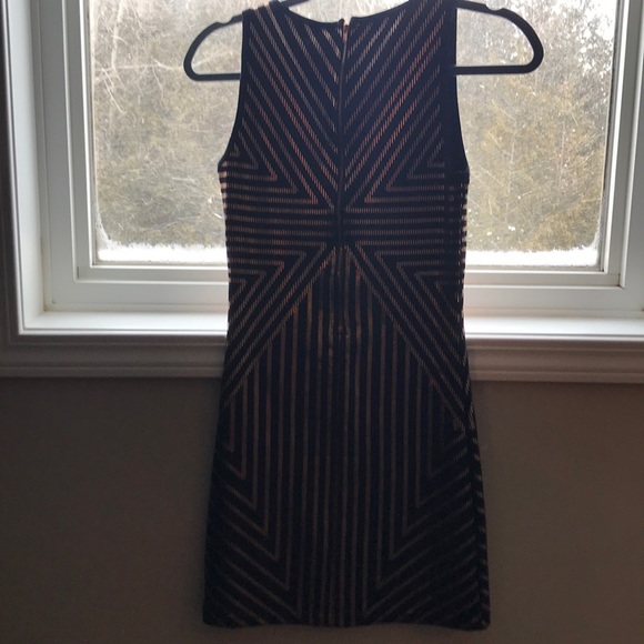 Monk pink dress - Picture 3 of 5